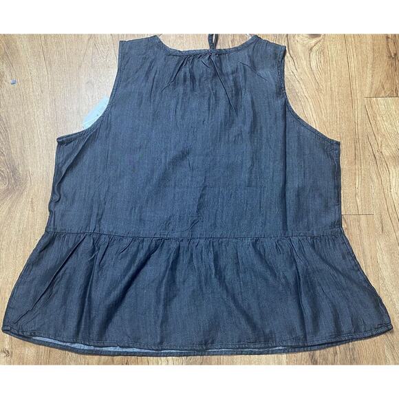 Time And Tru Women’s Dark Grey Chambray Peplum Sleeveless Tank Size Large NWT - Picture 2 of 3